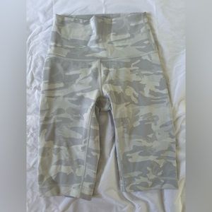 Lulu Lemon White Camo Biker Shorts Size 2